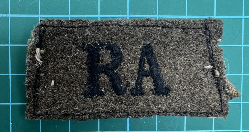 WW2 Royal Artillery Slip on Shoulder title