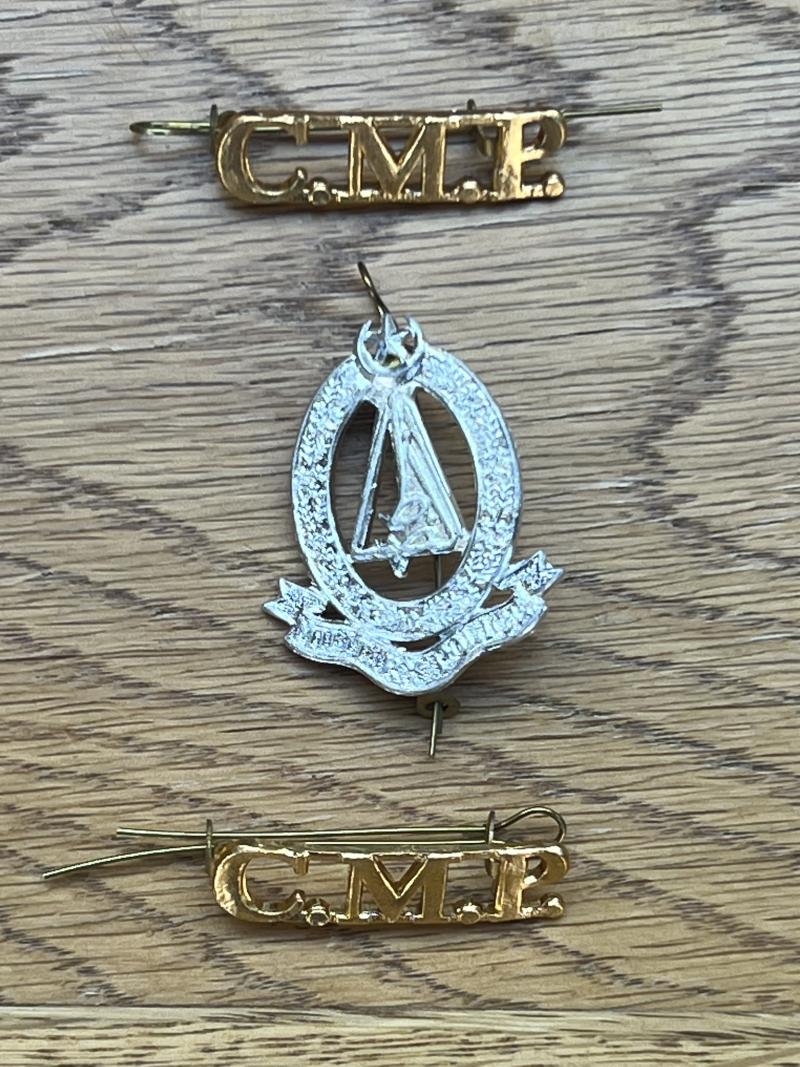 PAKISTAN Military Police Cap Badge & CMP Titles