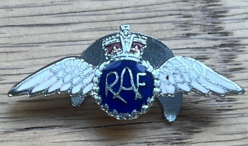 Royal Air Force Chrome Kings Crown Wings Lapel Badge