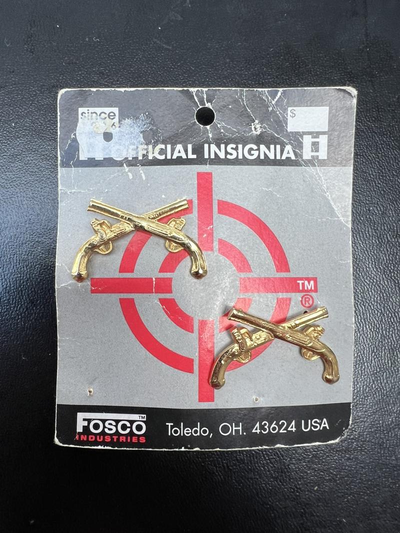 US MP Crossed Pistols on Card