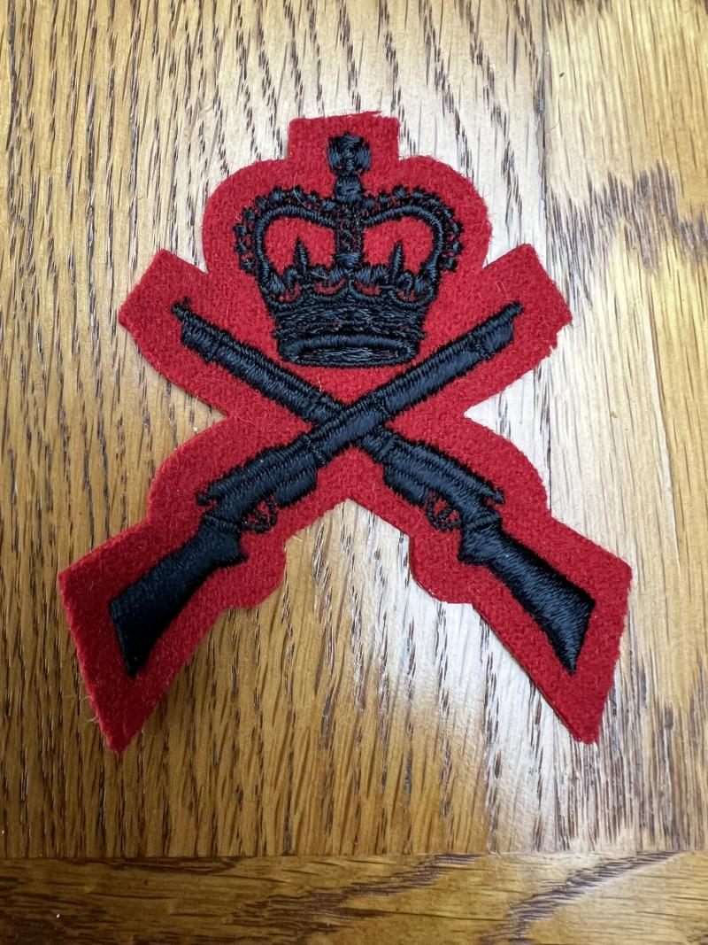 Canadian Rifles Crossed Rifles & QC Crown