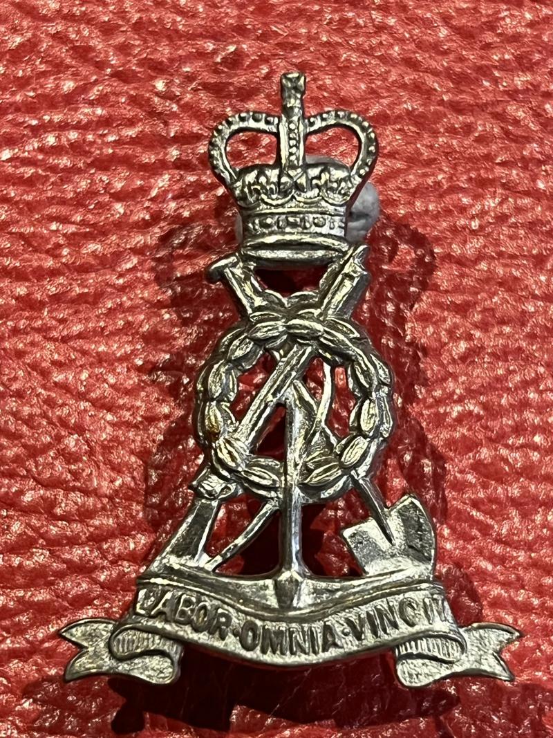 Pioneer Corps Silvered QC Collar Badge