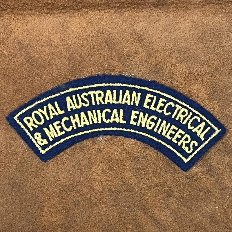 Royal Australian Electrical & Mechanical Engineers Shoulder Title