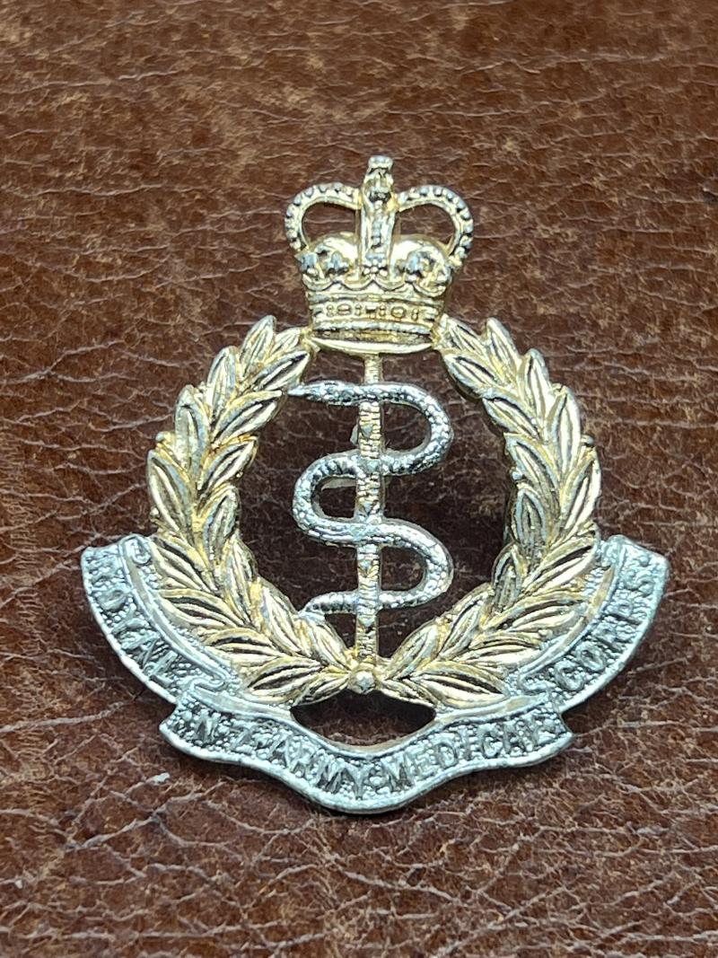Royal New Zealand Medical corps Cap Badge Staybrite